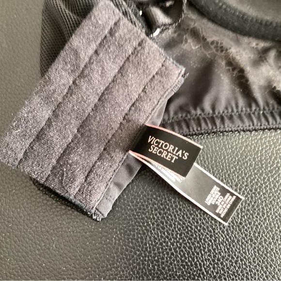 Victoria's Secret Black Bra with Cream Lace and Pink Bow - Picture 3 of 3